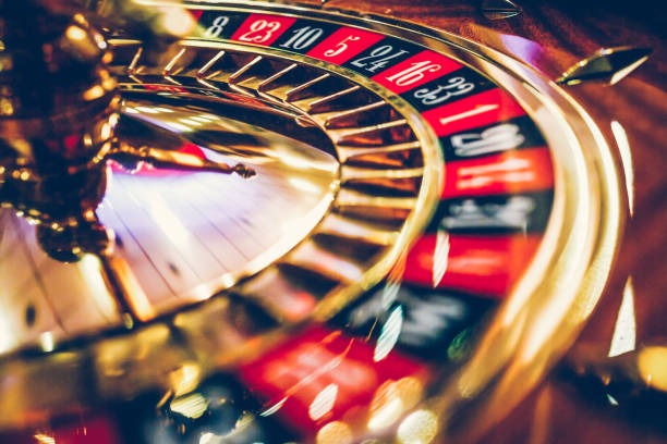 mpo77 mobile app interface showing slot games and live casino options