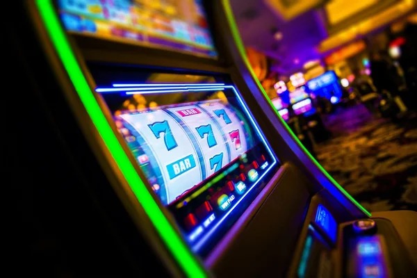 mpo77 Bonanza Gold slot game interface with daily tournament leaderboard
